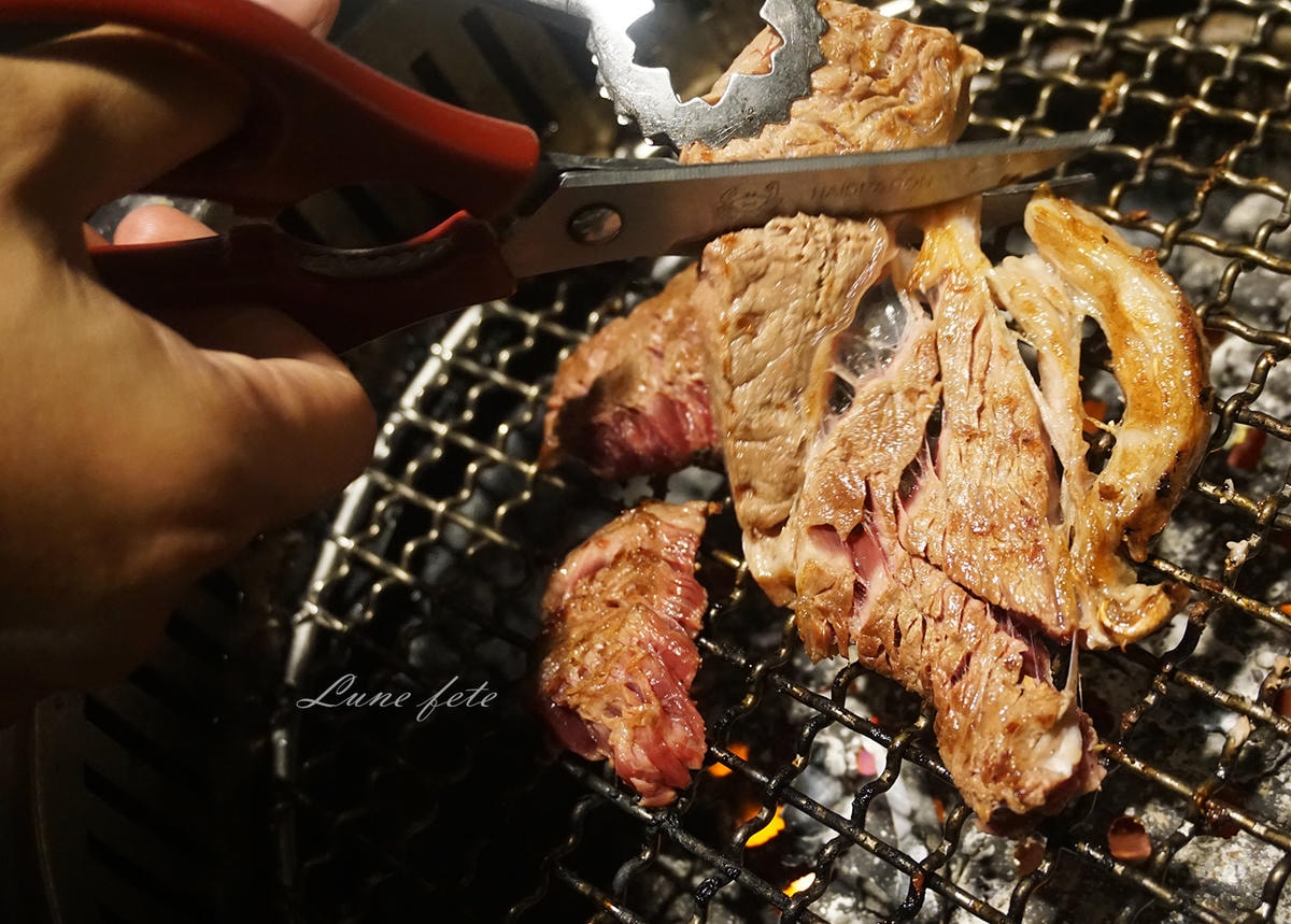 [內湖美食推薦]帝一帝王蟹燒烤吃到飽 新鮮精緻打破吃到飽吃到撐的既定印象!活跳跳波斯頓龍蝦/智利帝王蟹/加拿大生蠔/日本生食級干貝/馬來西亞大蛤全球特色食材上桌VS極享尊榮的桌邊代烤