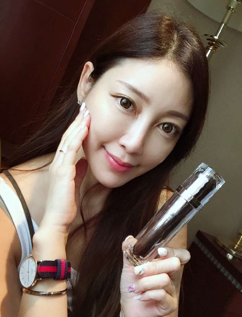 有了HANROON韓潤隱型八爪緊緻精華 輕輕鬆鬆向JOLIN 謝金燕 許路兒看齊!至於真實年齡…咱們就藏在皮夾裡吧 - 第18張圖 有了HANROON韓潤隱型八爪緊緻精華 輕輕鬆鬆向JOLIN 謝金燕 許路兒看齊!至於真實年齡…咱們就藏在皮夾裡吧