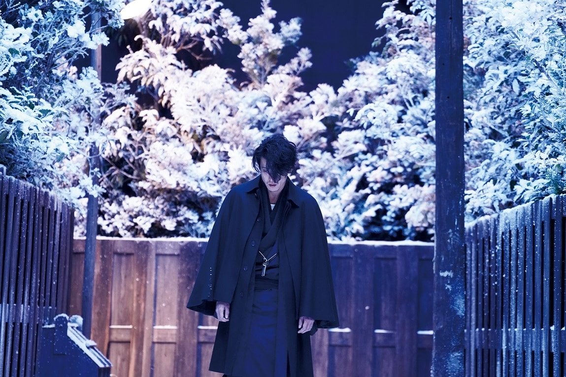 人間失格:太宰治與他的3個女人_新聞稿照01_小栗旬飾演天才作家太宰治 揭開代表作《人間失格》誕生的祕辛