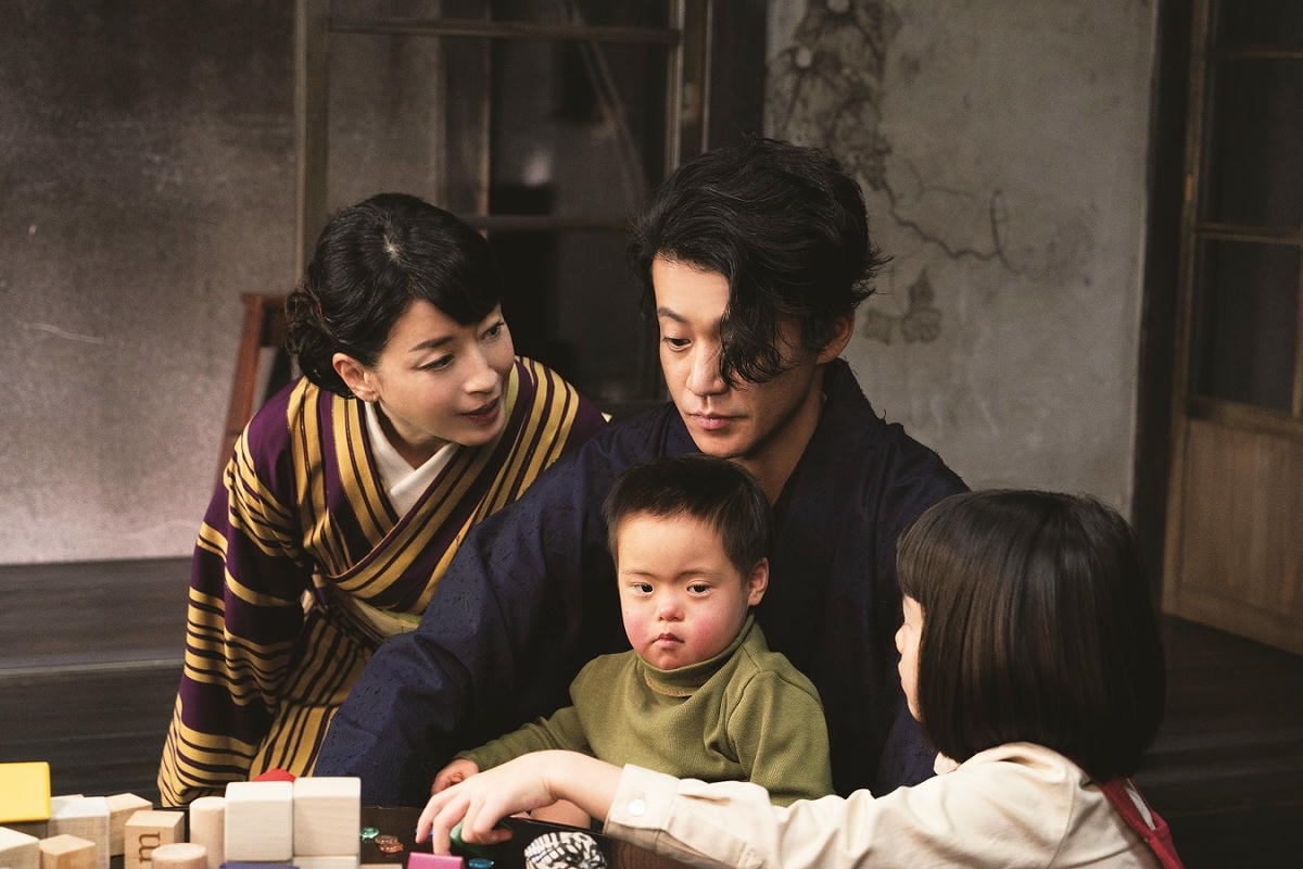 人間失格:太宰治與他的3個女人_新聞稿照01_宮澤理惠劇中飾演太宰治的妻子「美知子」 人間失格:太宰治與他的3個女人_新聞稿照01_宮澤理惠劇中飾演太宰治的妻子「美知子」