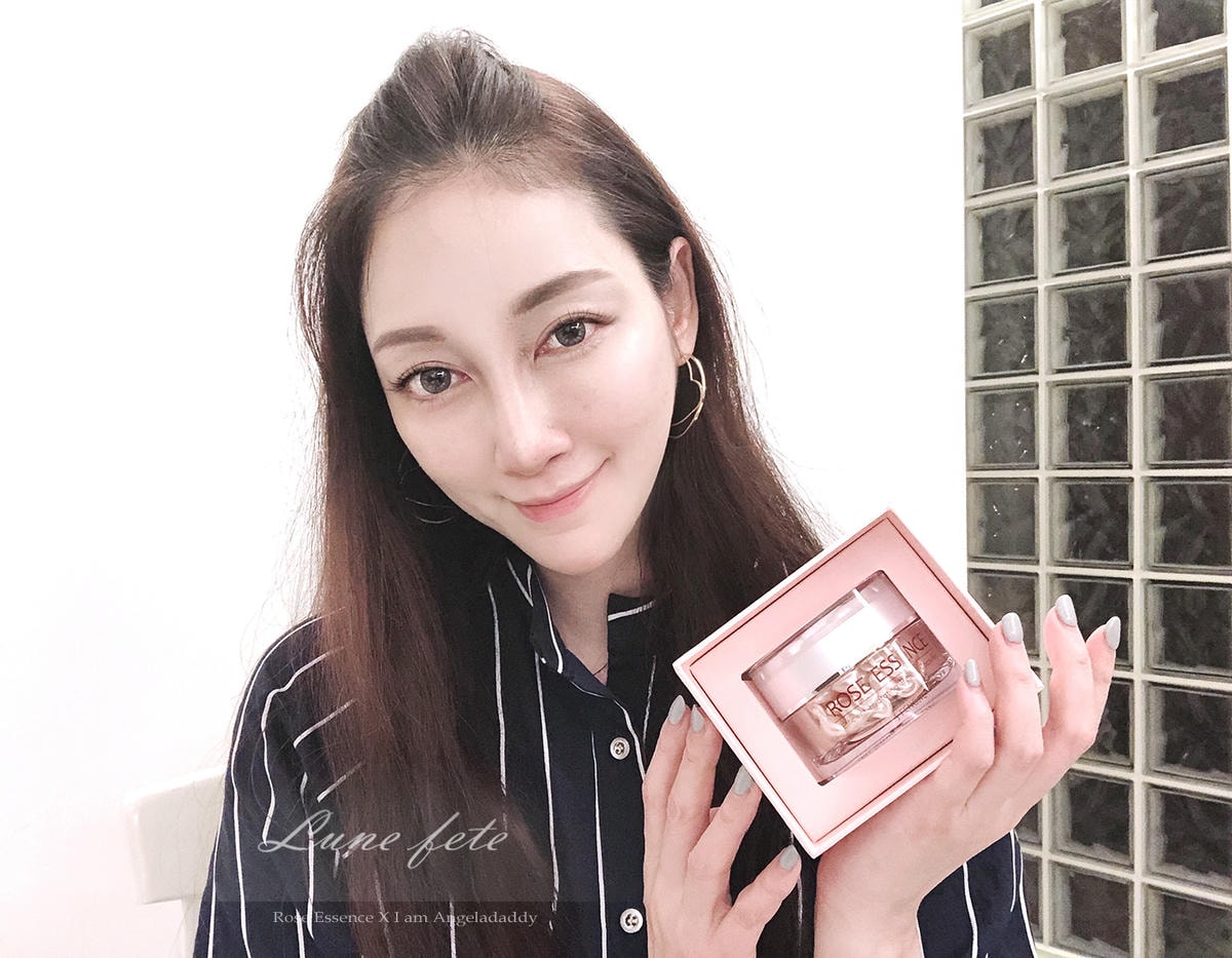 IMG_6015 2.jpg[2020年度保養推薦] ROSE ESSENCE 玫瑰精萃高效保濕修護膠囊   少女心大噴發 美顏美髮均適用好聞的香氣與高吸收度 使用起來倍感療癒 #膠囊 #換機肌膚保養 #保養品推薦 #玫瑰精萃高效保濕修護膠囊 #精萃膠囊 #多效合一 #全膚質適用 本篇有抽獎活動 請見文末活動辦法 