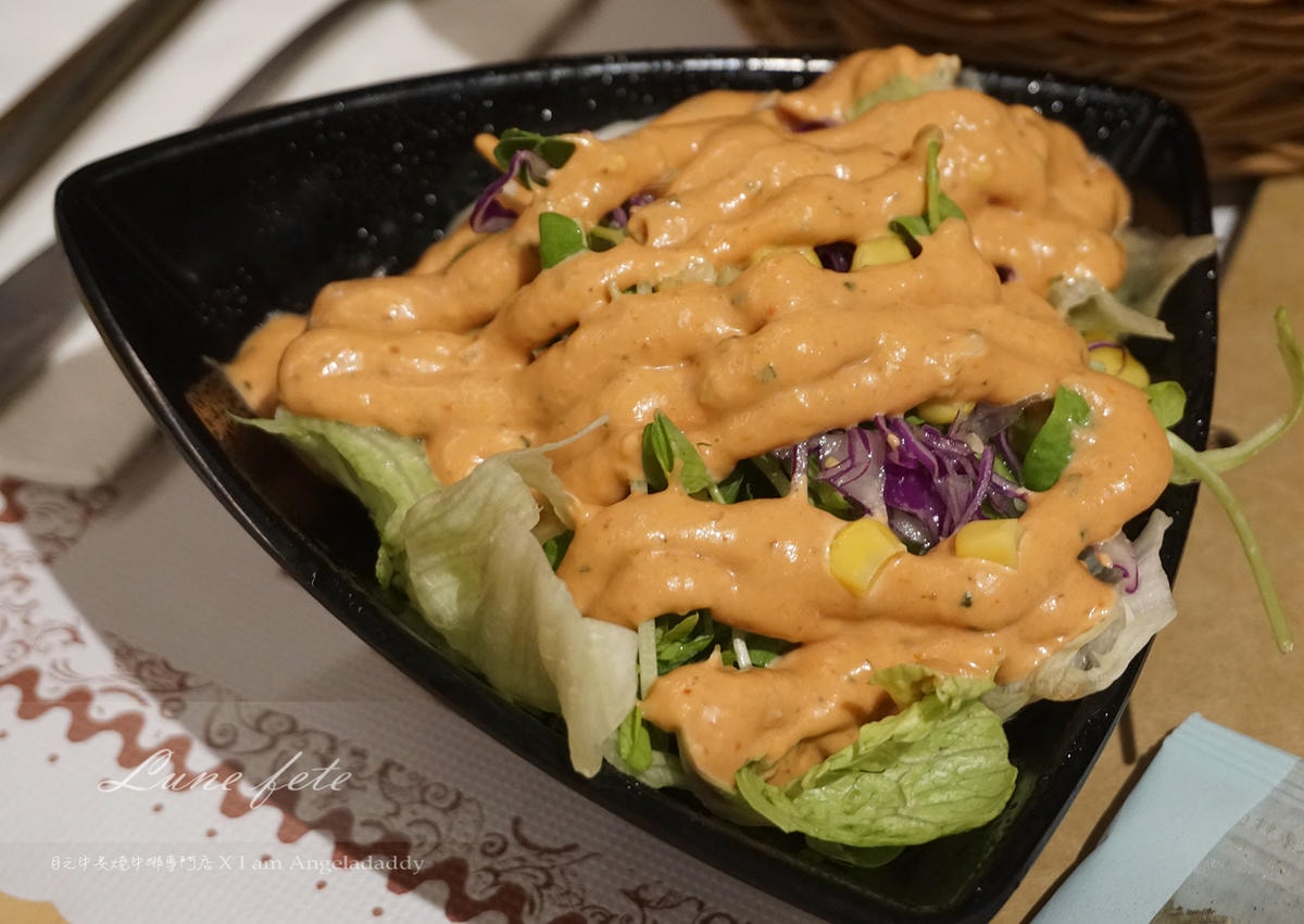 基隆美食 基隆廟口月之牛炙燒牛排專賣店   原肉現切牛排 主打海陸雙拼 牛排雙拼套餐!DSC09754.JPG