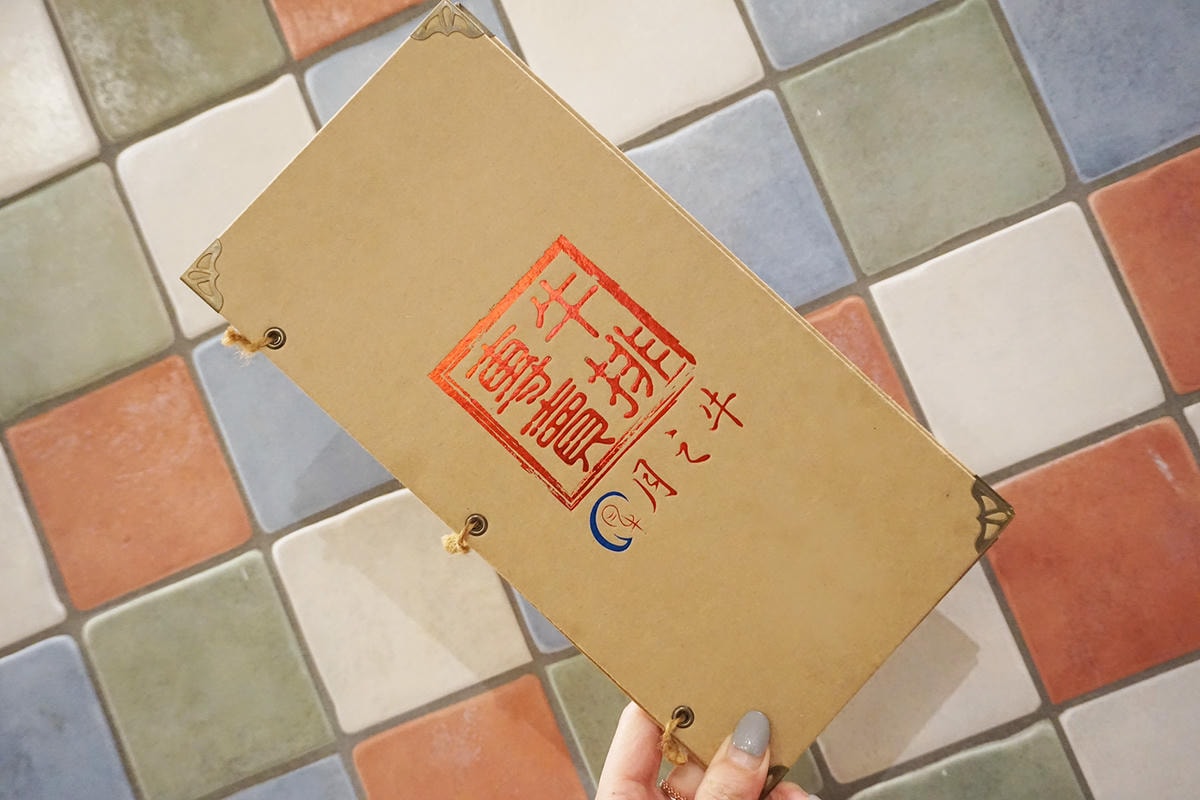基隆美食 基隆廟口月之牛炙燒牛排專賣店   原肉現切牛排 主打海陸雙拼 牛排雙拼套餐!