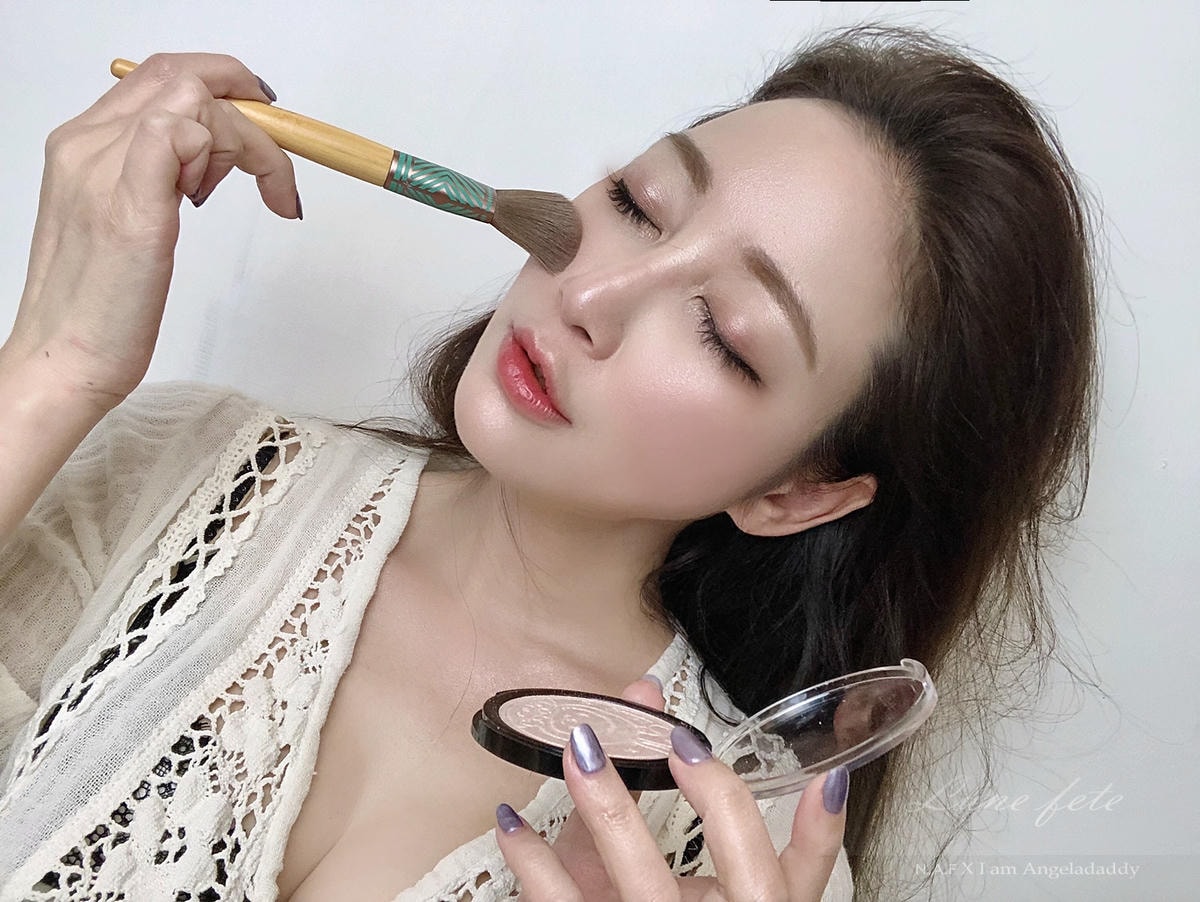 好用彩妝推薦:N.A.F 1+1防水持久旋轉眼線膠筆-第三代全新進化版、N.A.FLED星光打亮餅! IMG_4316.JPG