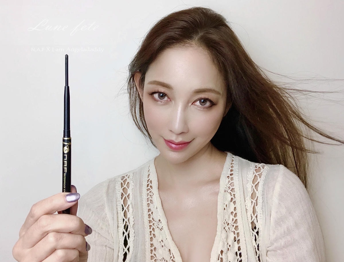 好用彩妝推薦:N.A.F 1+1防水持久旋轉眼線膠筆-第三代全新進化版、N.A.FLED星光打亮餅! IMG_4309.JPG