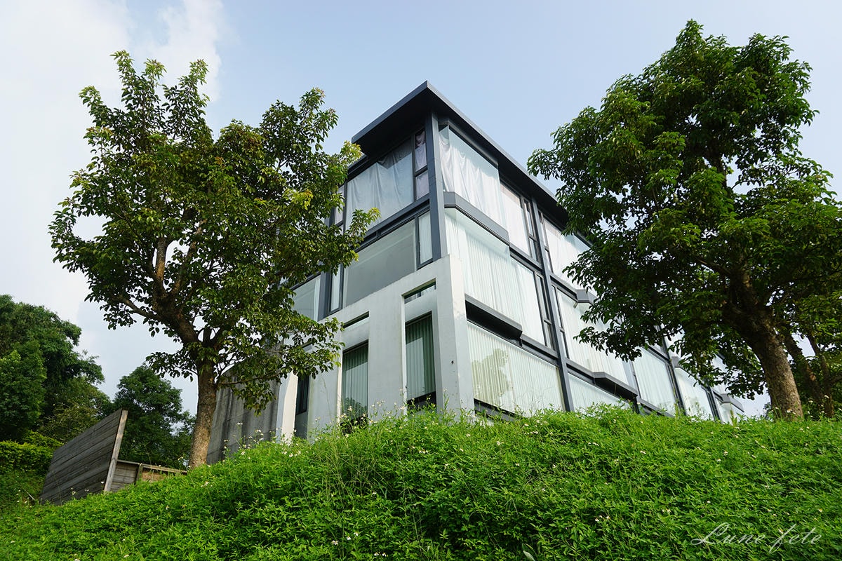 苗栗頂級住宿推薦 勻淨三天兩夜 愜意入住精品莊園民宿家庭房 豪華露營車 讓心情在雨霧中洗滌沈澱 也讓最有仙氣的法料滿足您的味蕾!