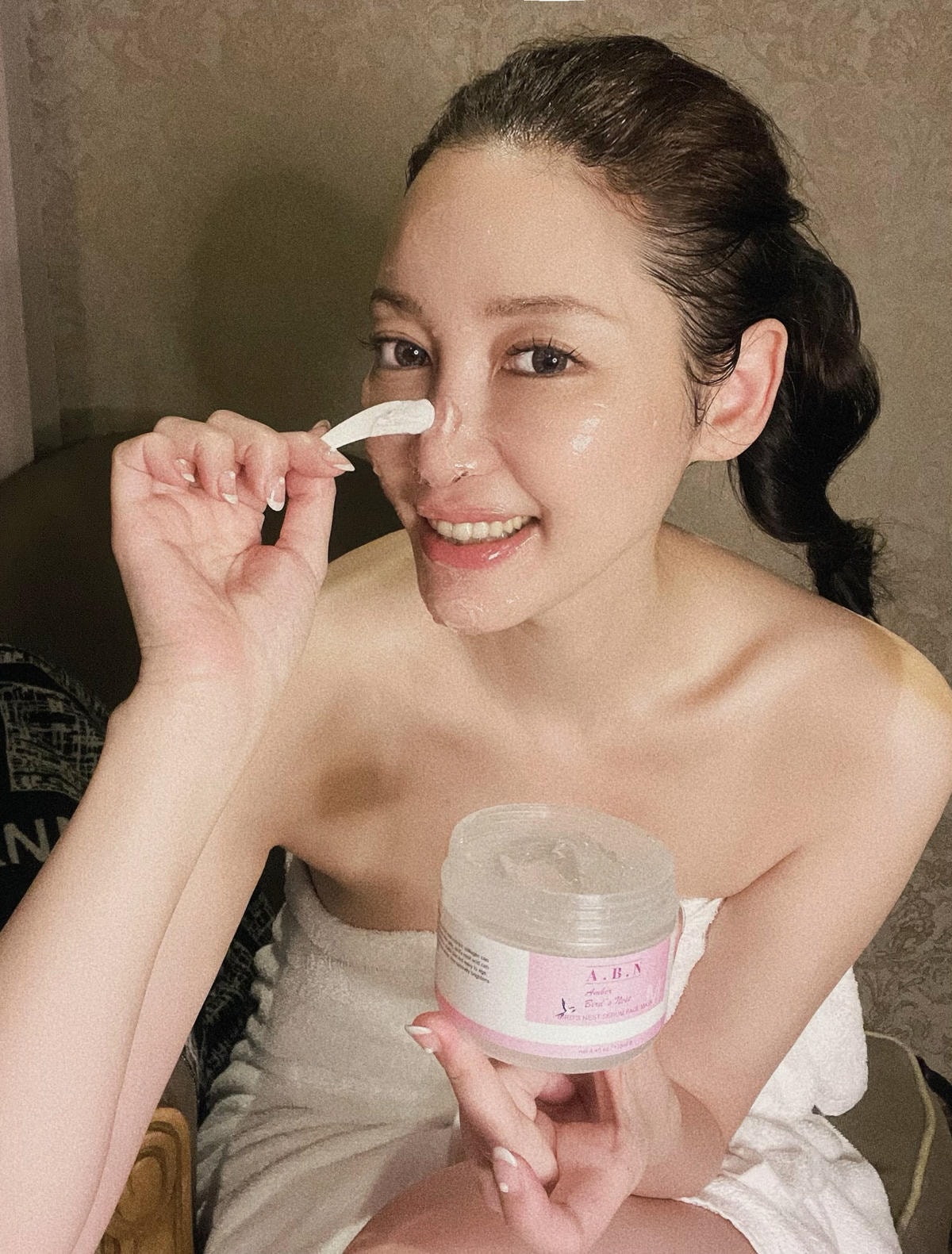 燕窩推薦#大唐燕品#水潤美肌玫瑰燕窩保養套組#ABN安柏燕窩玫瑰純露#ABN微導修護保濕燕窩凍膜#大唐手作鮮燉即食燕窩#即食燕窩推薦#燕窩#燕窩怎麼吃#燕窩包月價格#燕窩包月#燕窩孕婦 1111.jpg