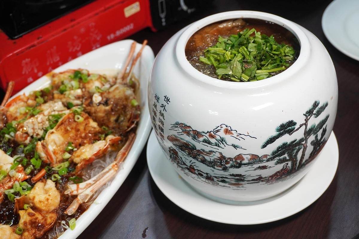 2023台北年菜推薦 新店宸軒園年菜、尾牙、春酒辦桌、外燴推薦 11道澎湃菜色 套餐單點都Ok 現在就預定單點大熱門: 秘制德國豬腳 把美味帶回家!