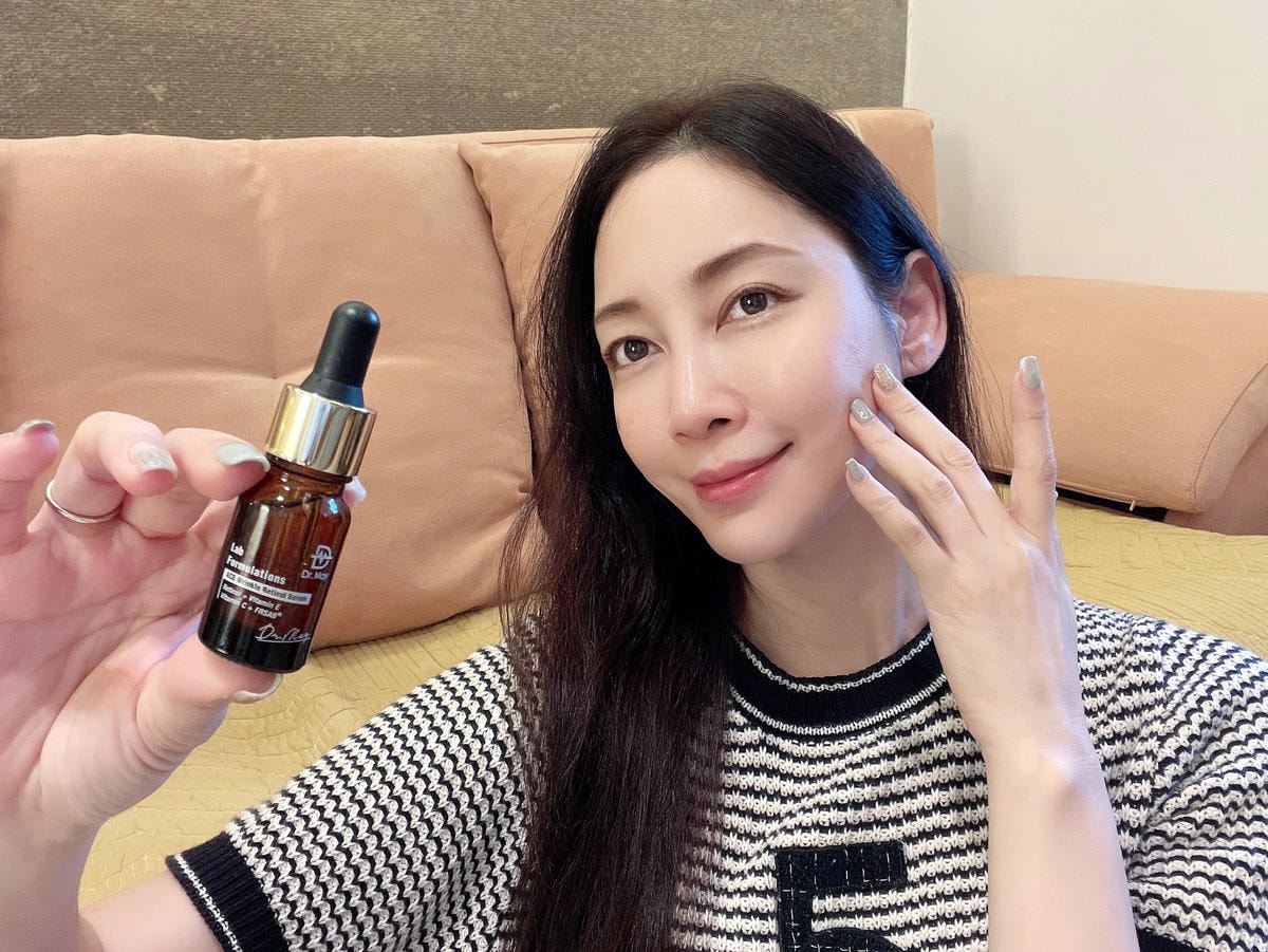 Dr.May 美博士精華推薦: B3抗痘精華、AIO美白精華 Dr.May美博士,dr.may美博士評價,四大精華,B3抗痘精華,AIO美白精華,ACE撫紋精華,MA杏仁酸精華,無水精華,美博士好用嗎,杏仁酸,微酸保養,秒白精華,美博士專利成分,保養品推薦,煥膚精華推薦,精華液推薦,抗痘,美白,淡斑,粉刺,抗老