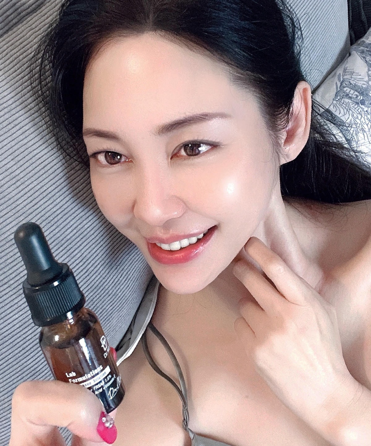 Dr.May 美博士精華推薦: B3抗痘精華、AIO美白精華 Dr.May美博士,dr.may美博士評價,四大精華,B3抗痘精華,AIO美白精華,ACE撫紋精華,MA杏仁酸精華,無水精華,美博士好用嗎,杏仁酸,微酸保養,秒白精華,美博士專利成分,保養品推薦,煥膚精華推薦,精華液推薦,抗痘,美白,淡斑,粉刺,抗老