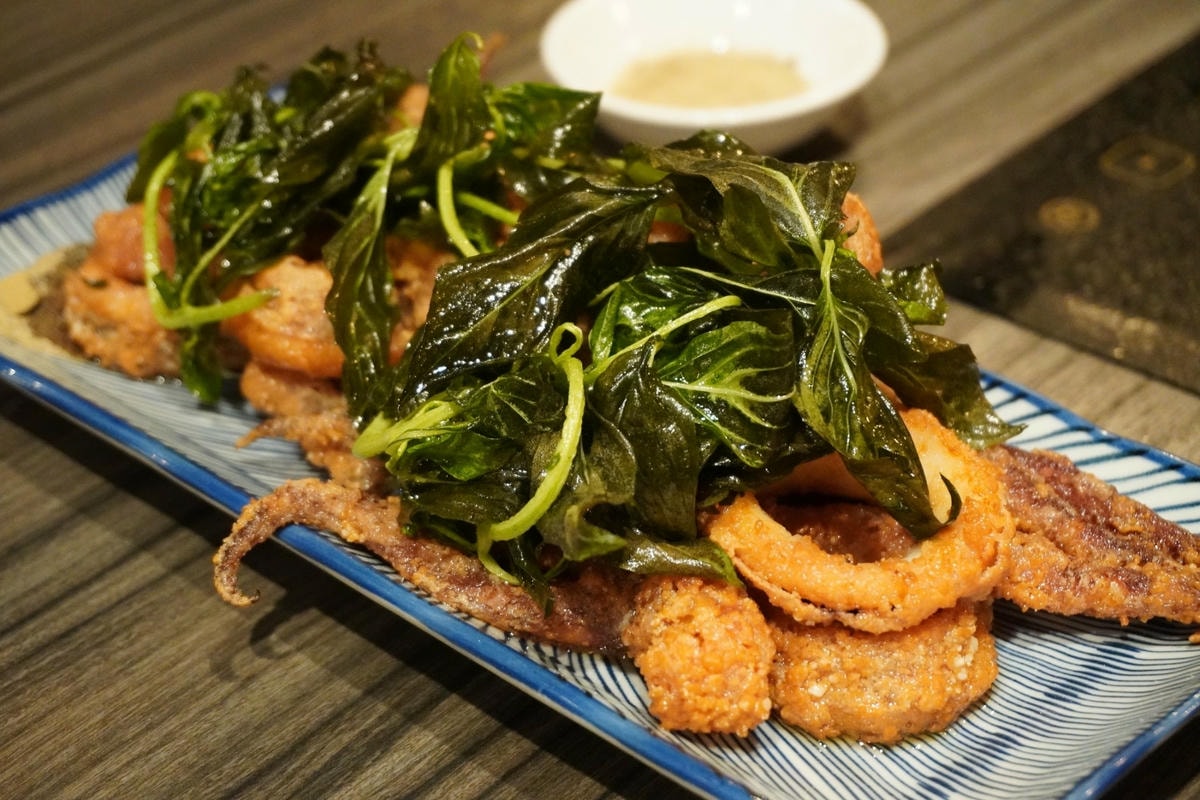 新莊美食 狂一鍋新莊復興店 濃厚系台熱炒火鍋 不 限 時 吃