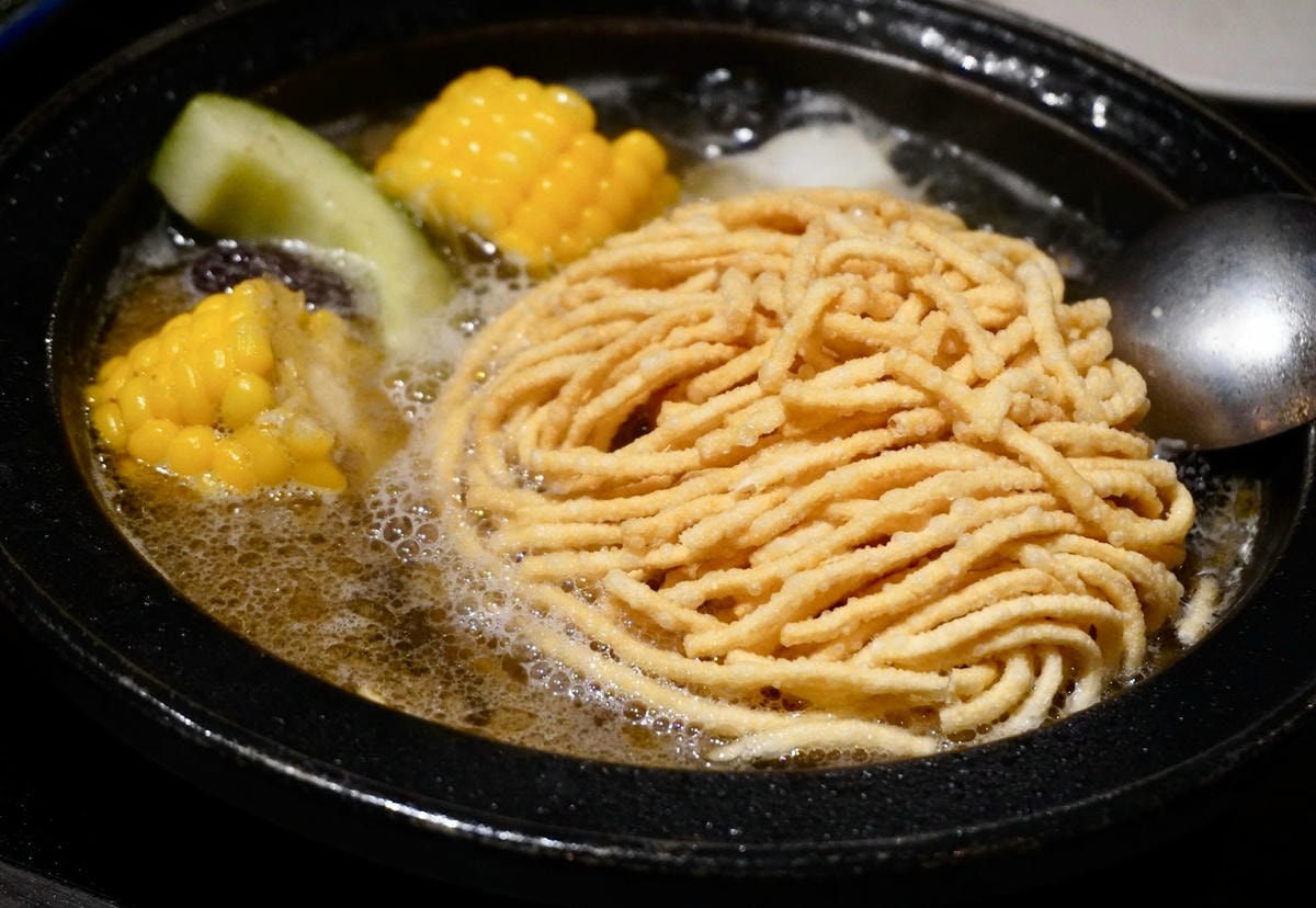 新莊美食 狂一鍋新莊復興店 濃厚系台熱炒火鍋 不 限 時 吃