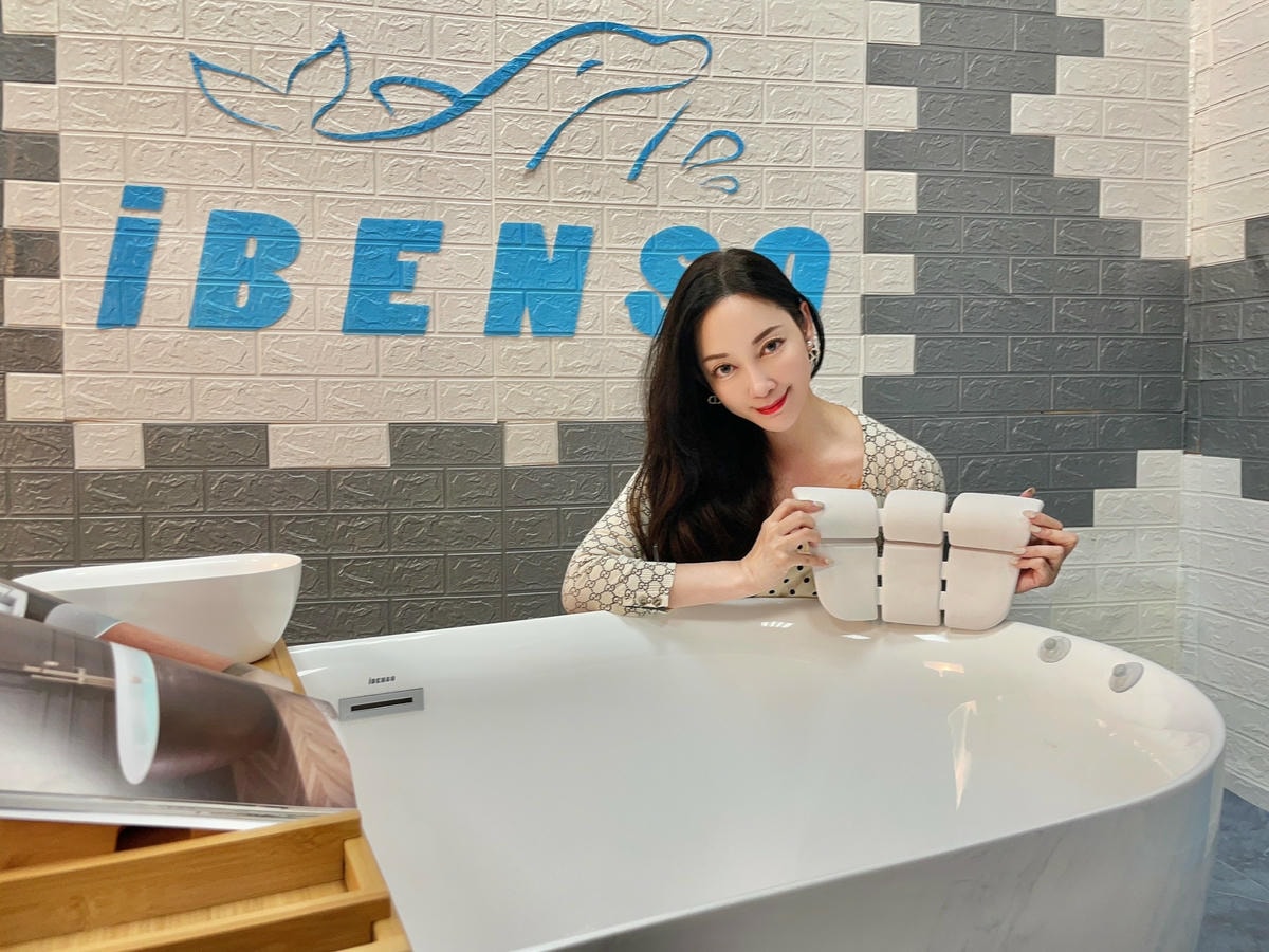 獨立式浴缸推薦 iBenso采誼國際彩繪浴缸 便於安裝清潔 獨立式浴缸推薦 iBenso采誼國際彩繪浴缸 便於安裝清潔
