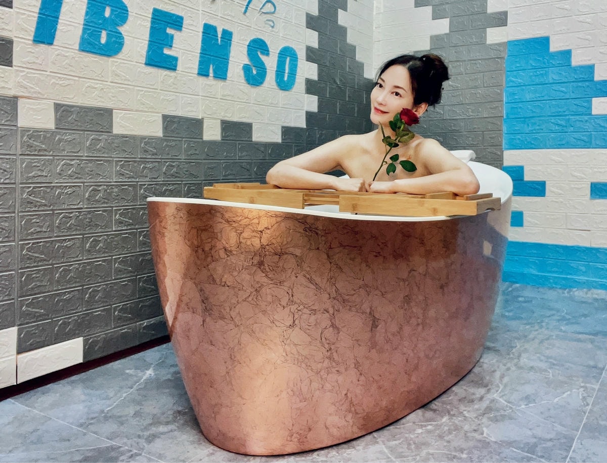 獨立式浴缸推薦 iBenso采誼國際彩繪浴缸 便於安裝清潔 獨立式浴缸推薦 iBenso采誼國際彩繪浴缸 便於安裝清潔