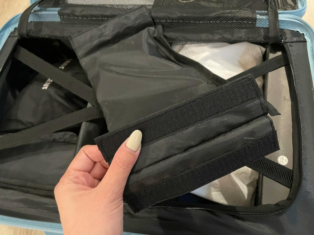 入手Doris極o能裝行李箱系列 24吋適合45天旅程 五