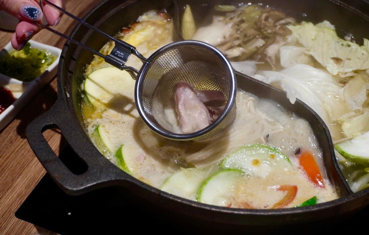 信義市府美食 優喜鍋物專門店 台北必吃這一鍋 除了有迷人的干 信義市府美食 優喜鍋物專門店 台北必吃這一鍋 除了有迷人的干