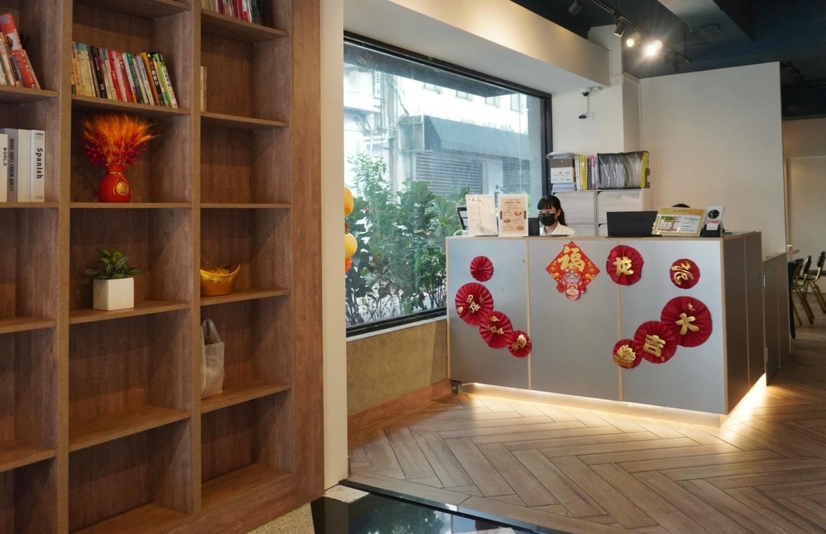 國旅真的很貴嗎?【台中東旅 X 千歲月足體養生工坊】台中火車