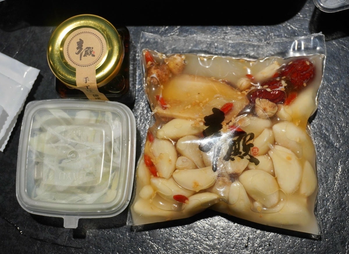 辛殿麻辣火鍋松江店 內裝升級+通過SGS檢驗(不含蘇丹紅) 辛殿麻辣火鍋松江店 內裝升級+通過SGS檢驗(不含蘇丹紅)