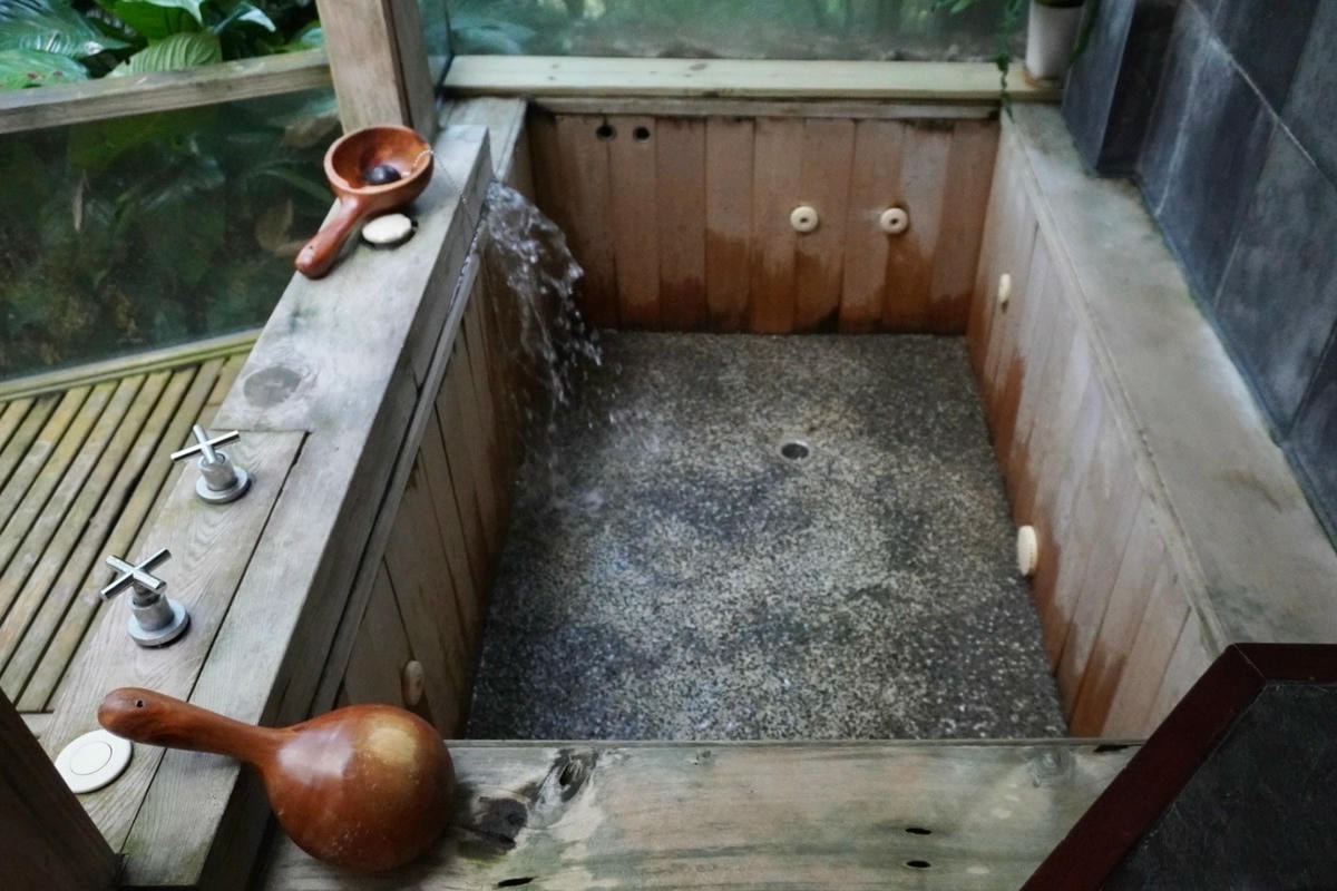 陽明山溫泉美食餐廳 絹絲谷SPA休閒會館 賞花+泡湯+戶外美 陽明山溫泉美食餐廳 絹絲谷SPA休閒會館 賞花+泡湯+戶外美
