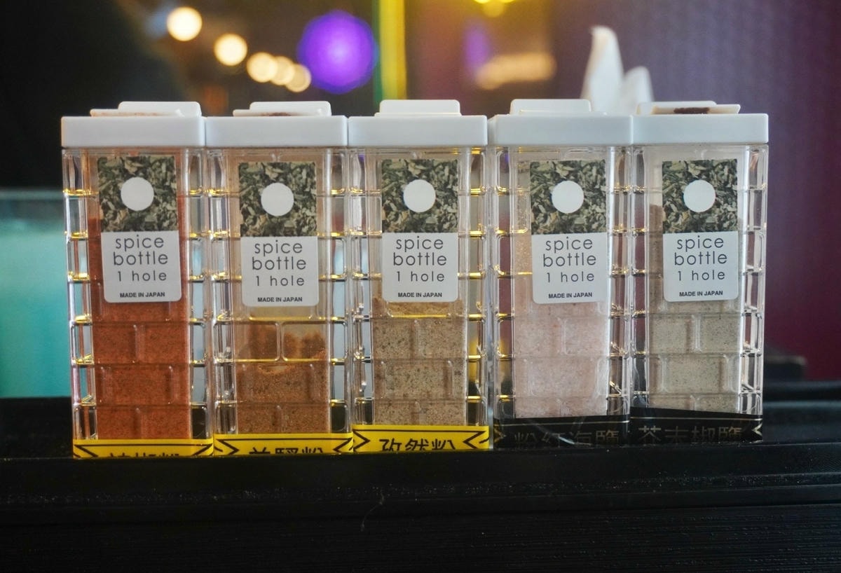 西門町羊騷殿 貼心的自動烤肉機 讓你解放雙手 享受用餐愜意時