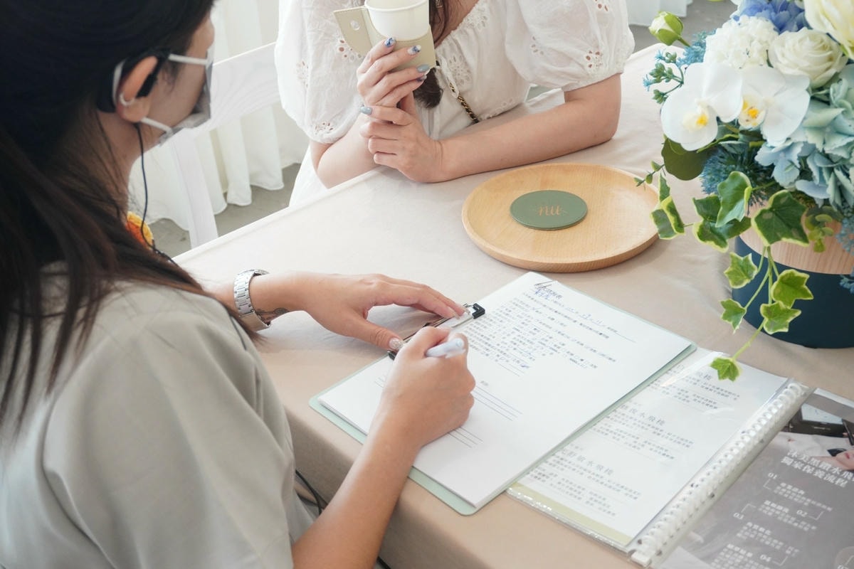 台北醫美診所推薦 最日系的沐美診所-黑鑽水飛梭客製化美肌 適 台北醫美診所推薦 最日系的沐美診所-黑鑽水飛梭客製化美肌 適合追求完美裸肌無瑕的你! 無痛無修復期加入獨家 白皮保養讓整張臉都亮起來