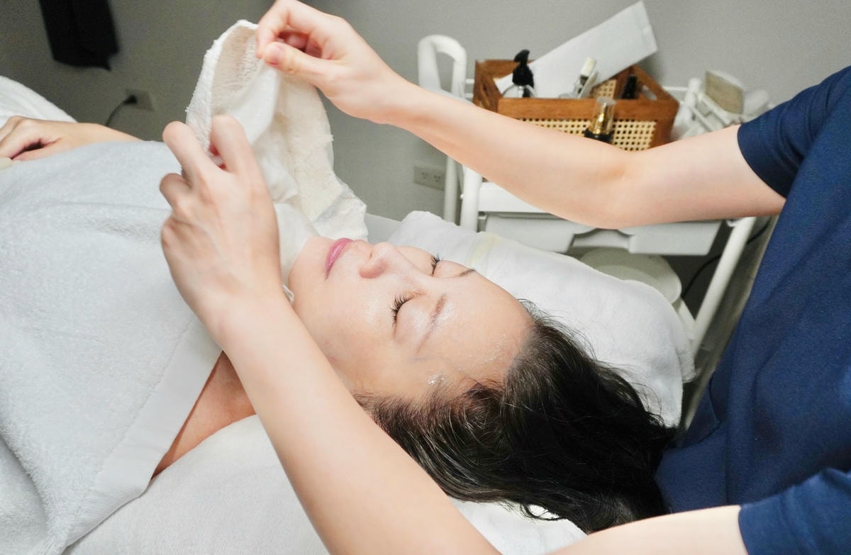 台中ZOEI SPA 讓我臉上有光 搭高鐵來美容做臉很值得!