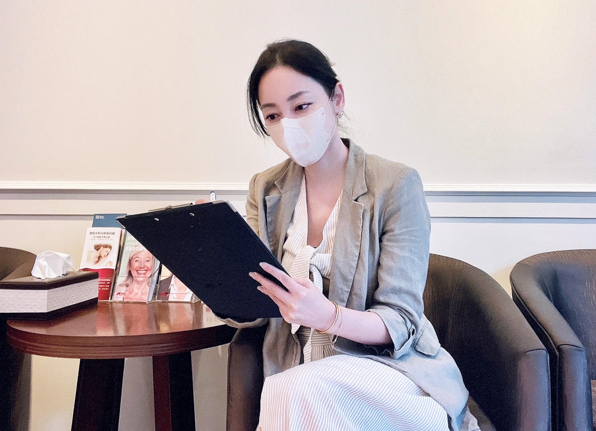 竹北牙齒美容推薦-真美舒眠植牙中心 專業美容牙科醫師-廖秦儀 微笑曲線,舒眠植牙, All on 4