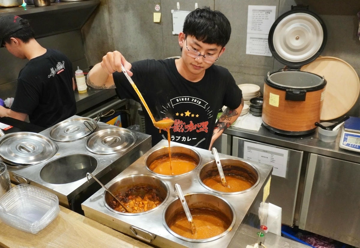 新莊喜歡咖哩 Love Curry 中港店 以天然食材細心熬