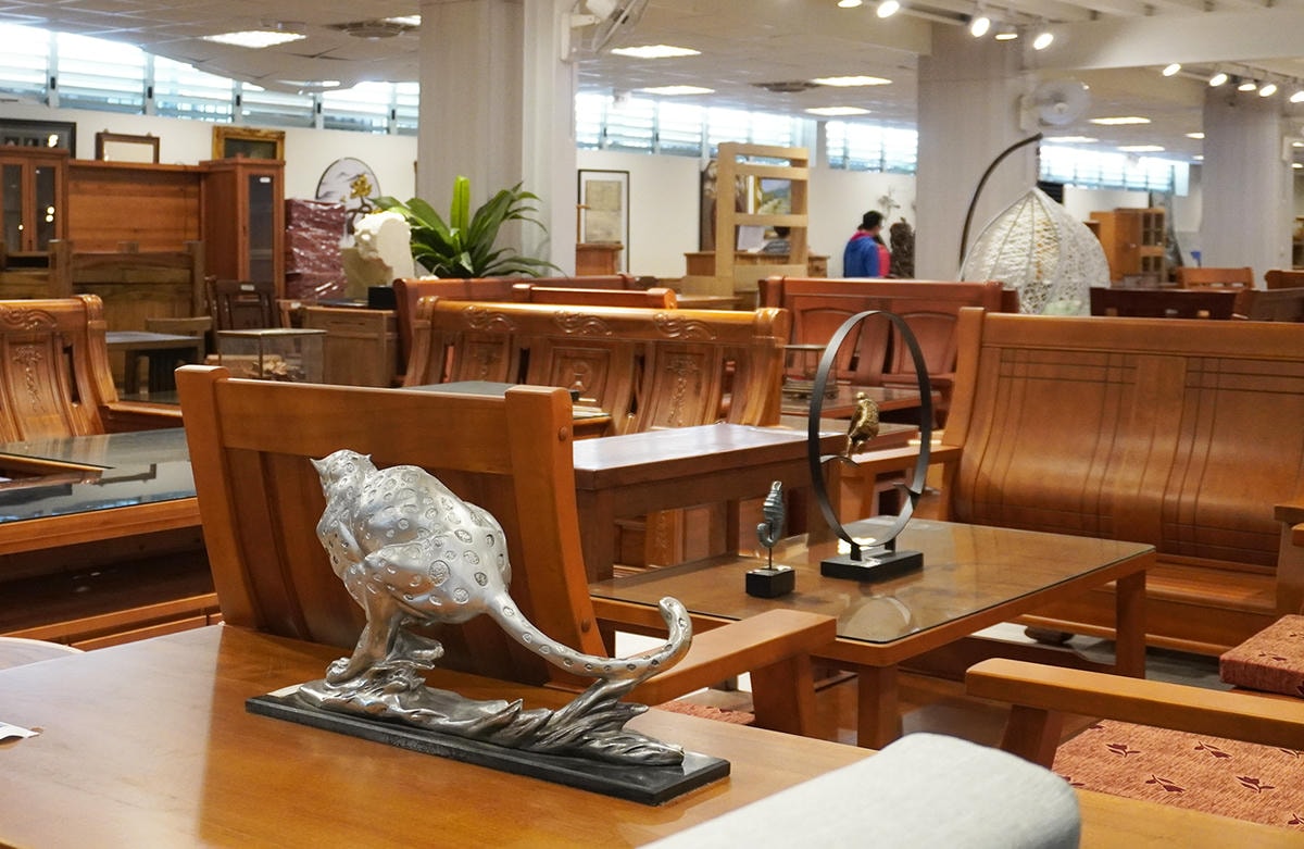 台中中友家具 3000坪展示空間 款式風格超多 不定時出清折 台中中友家具 3000坪展示空間 款式風格超多 不定時出清折