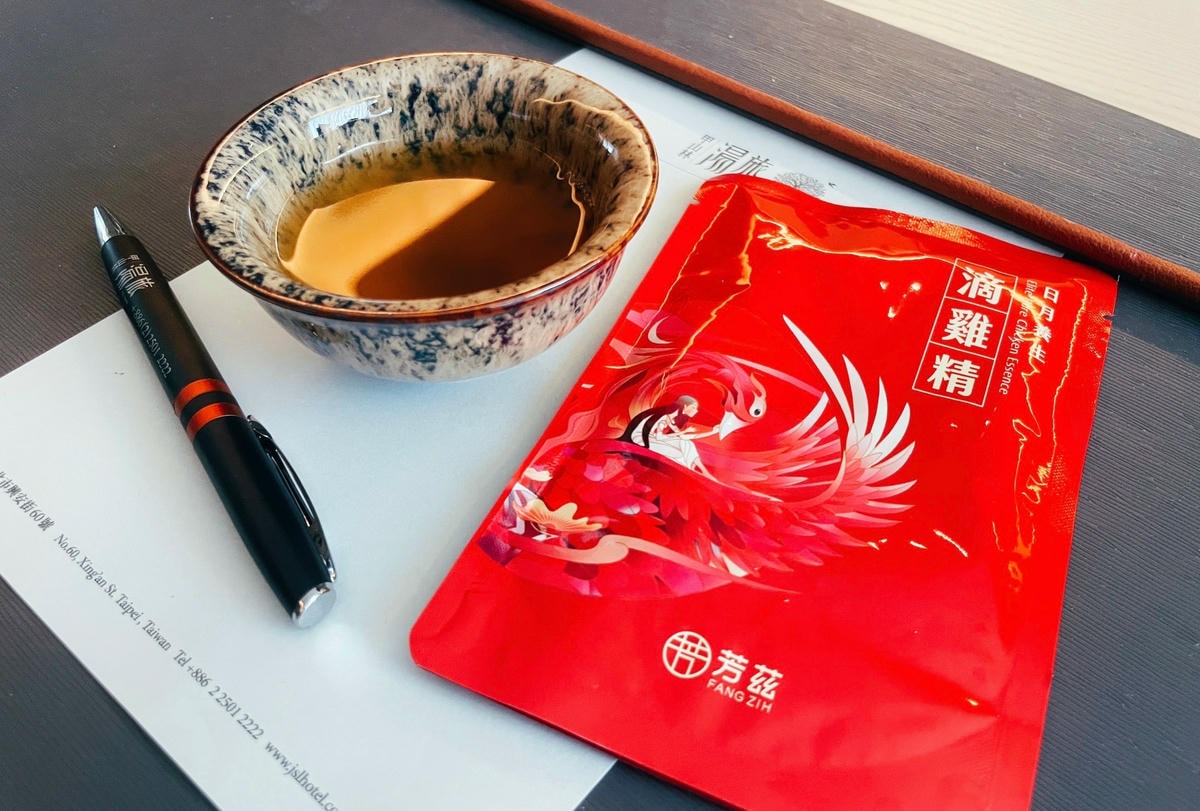 芳茲日月養生滴雞精 滴滴芳醇 是我平日補充體力的旅伴 更是拜 芳茲日月養生滴雞精 滴滴芳醇 是我平日補充體力的旅伴 更是拜