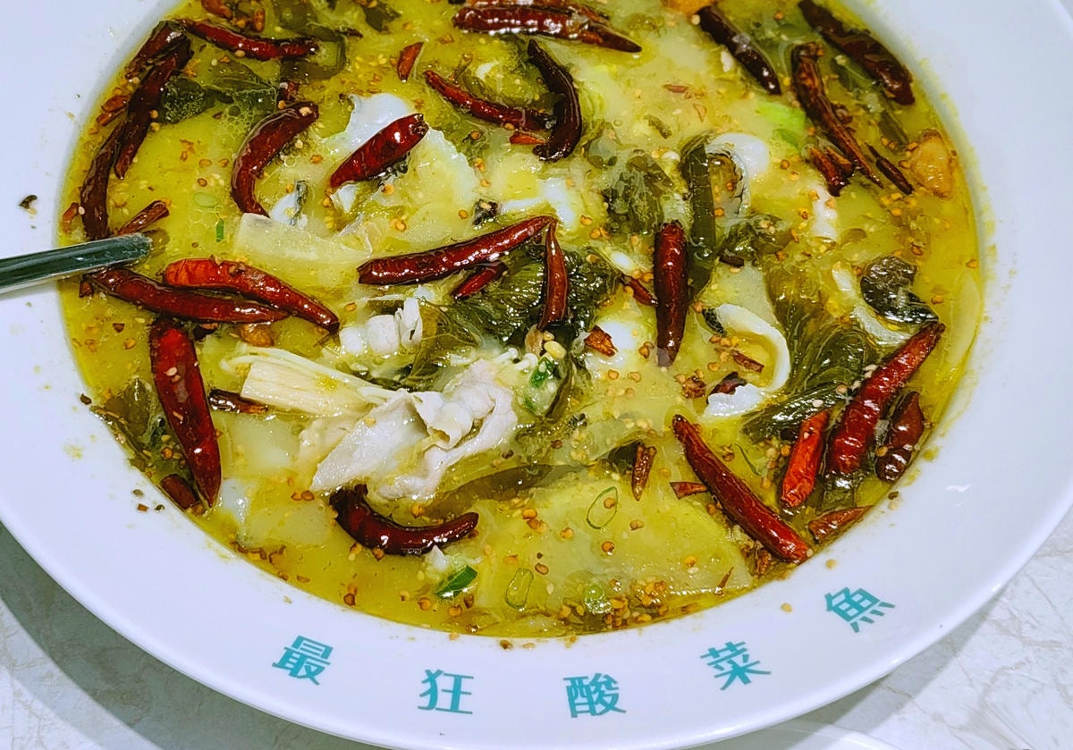 [2025西門美食推薦] 狂一鍋酸菜魚西門店 TIFFANY