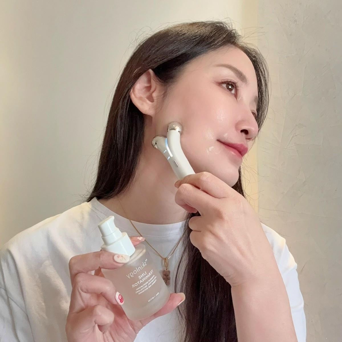 媲美醫美電音波的VoltaTM繃繃棒 6D超微電溫感緊緻儀,每 媲美醫美電音波的VoltaTM繃繃棒 6D超微電溫感緊緻儀,每