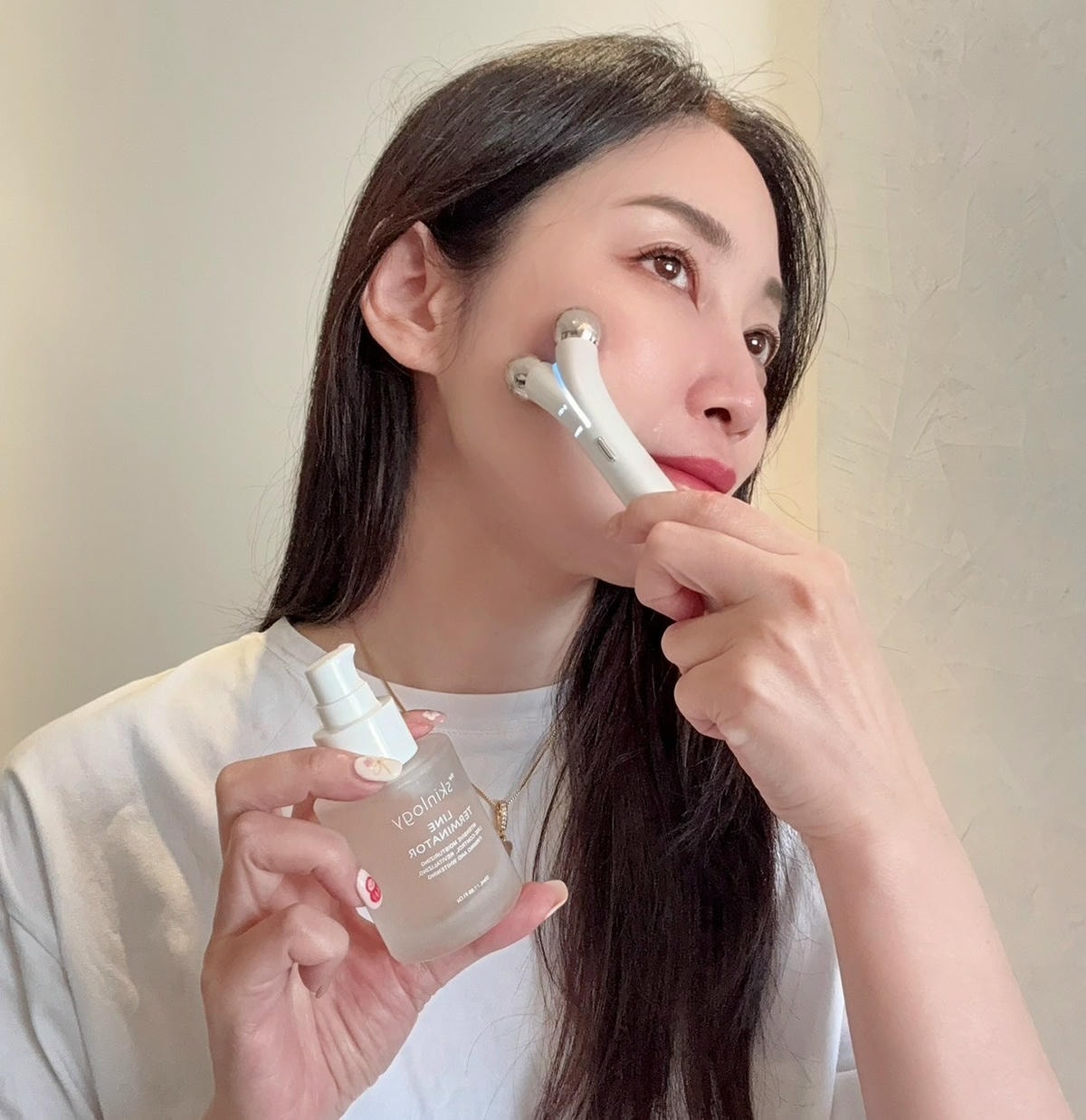 媲美醫美電音波的VoltaTM繃繃棒 6D超微電溫感緊緻儀,每 媲美醫美電音波的VoltaTM繃繃棒 6D超微電溫感緊緻儀,每