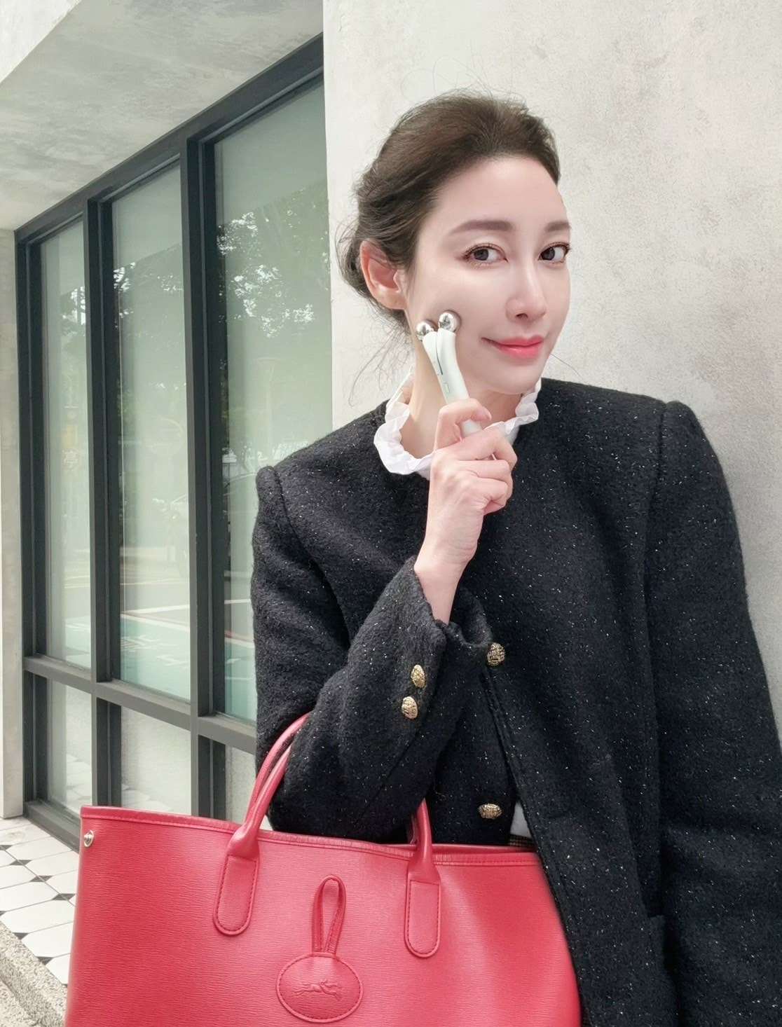 媲美醫美電音波的VoltaTM繃繃棒 6D超微電溫感緊緻儀,每 媲美醫美電音波的VoltaTM繃繃棒 6D超微電溫感緊緻儀,每
