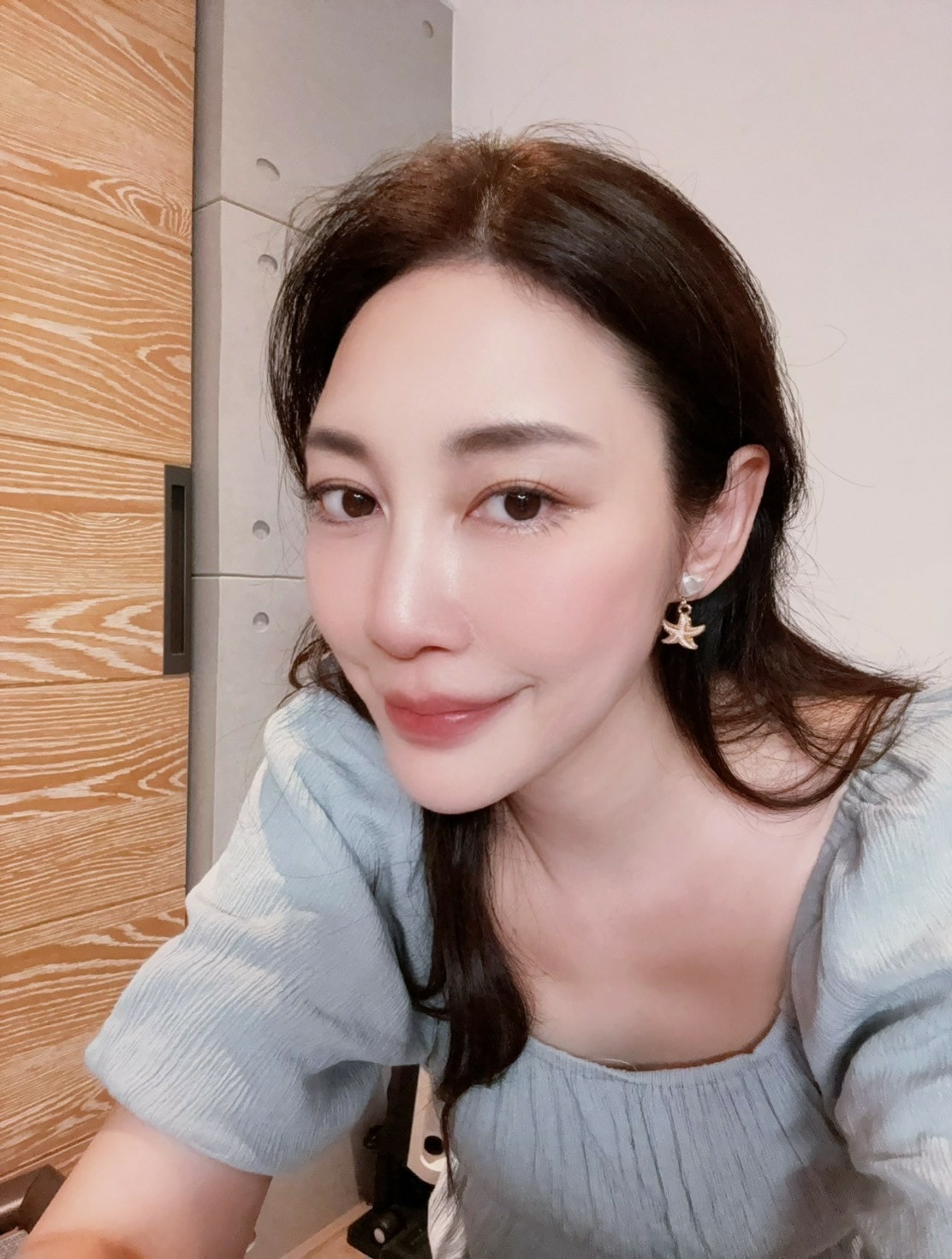 無耳洞也能輕鬆變美!OSMAR 絢彩家黏貼式耳環與磁吸項鍊的