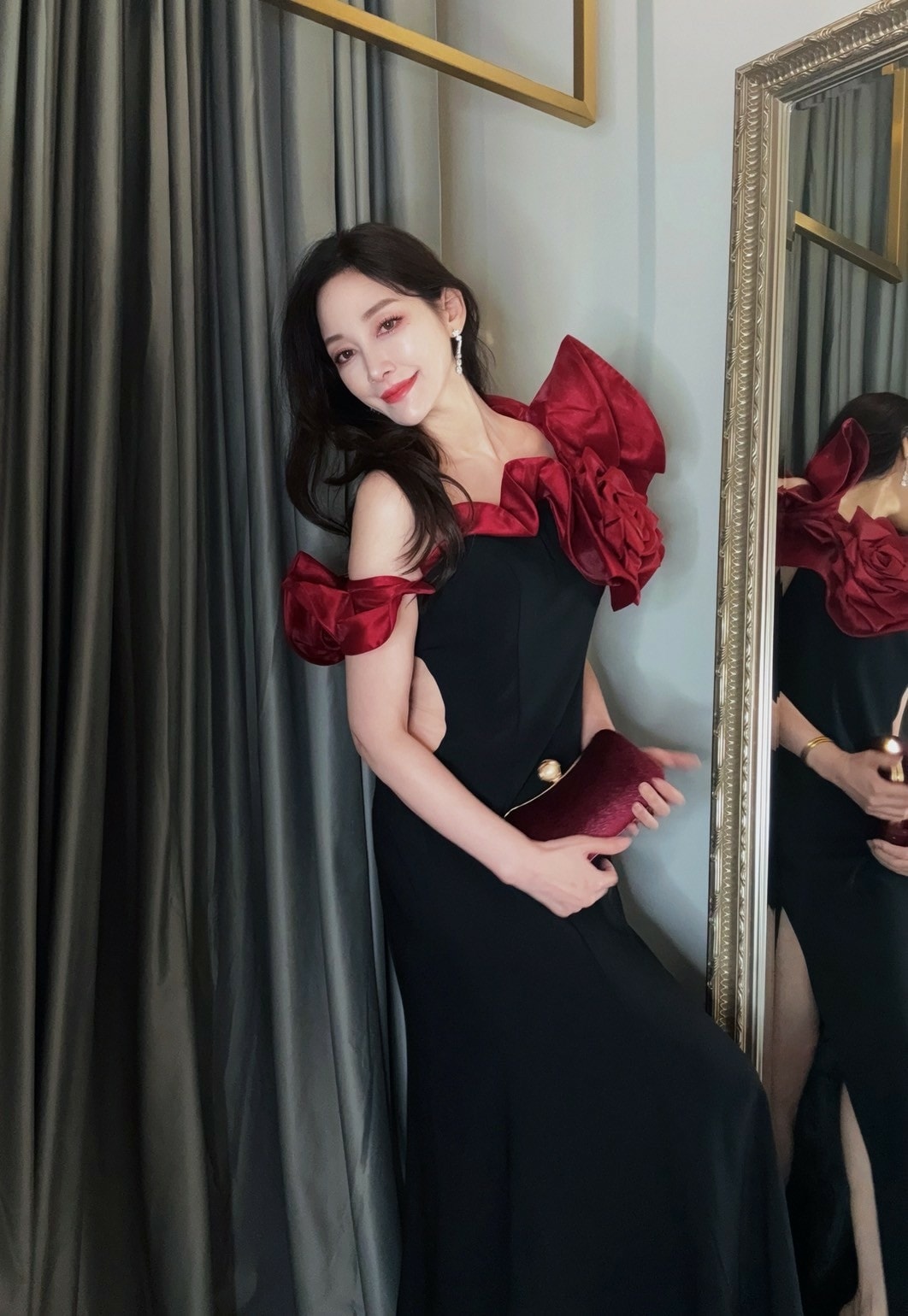侑樂精品禮服台中店化身一日店長開箱 2025 新款搶先看! 媽媽禮服出租 婆婆禮服 婚宴禮服 主持人禮服 晚宴禮服 各式禮服租借 各種社交聚會場合晚宴禮服