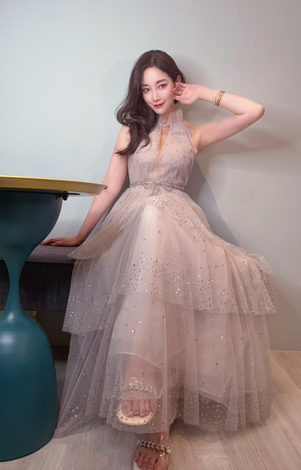 侑樂精品禮服台中店化身一日店長開箱 2025 新款搶先看! 媽媽禮服出租 婆婆禮服 婚宴禮服 主持人禮服 晚宴禮服 各式禮服租借 各種社交聚會場合晚宴禮服