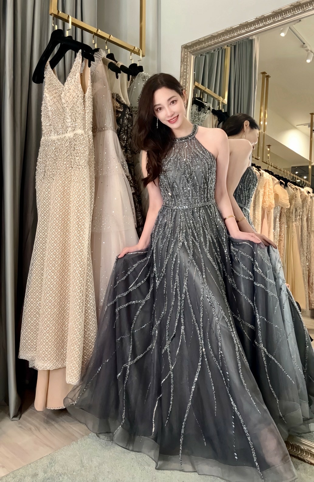 侑樂精品禮服台中店化身一日店長開箱 2025 新款搶先看! 媽媽禮服出租 婆婆禮服 婚宴禮服 主持人禮服 晚宴禮服 各式禮服租借 各種社交聚會場合晚宴禮服
