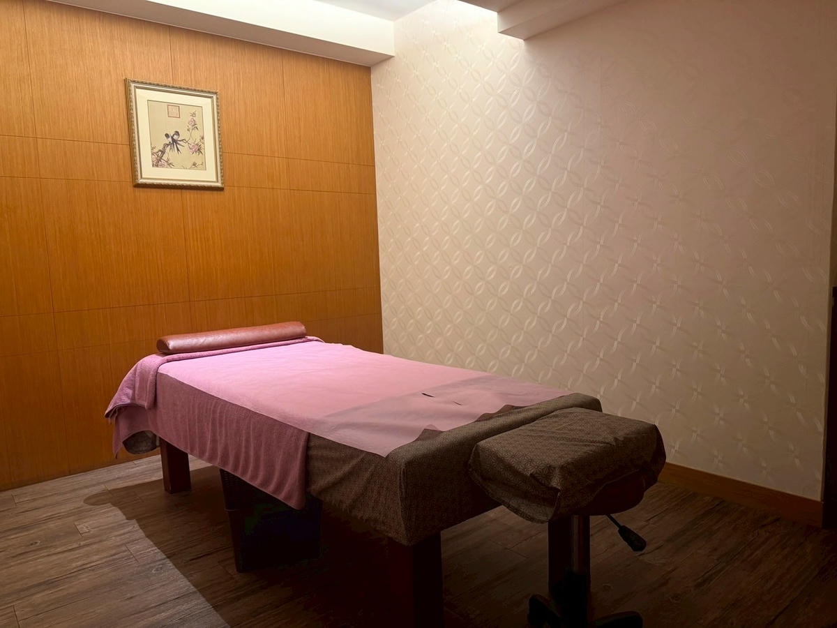 文內有800元優惠卷 板橋山本主體養生會館 獨家專利水晶 板橋按摩推薦-山本主體養生會館 獨家專利水晶泥泡腳30分鐘+
