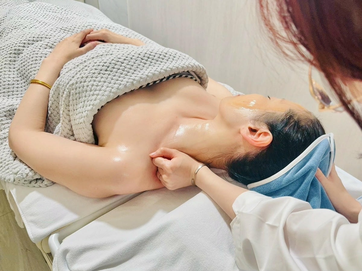【桃園美容做臉推廌】不推銷又親民!臉部保養、肩項按摩、洗頭一 【桃園美容做臉推廌】不推銷又親民!臉部保養、肩項按摩、洗頭一